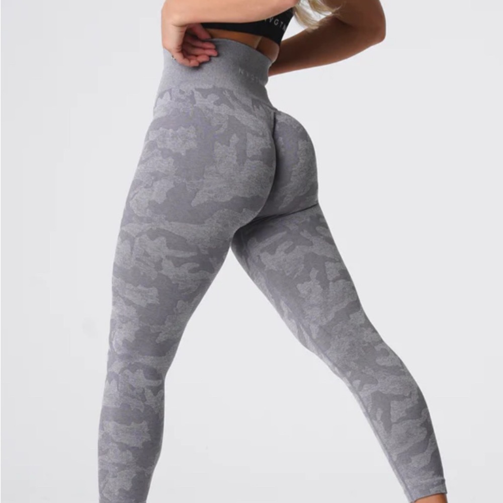 NVGTN Seamlesss Camo Leggings in gray. Size XS